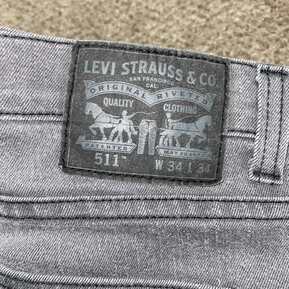 Men’s Levi jeans - slightly distressed, great quality